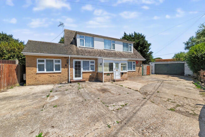 4 bed property, in Seaway Road, £400,000