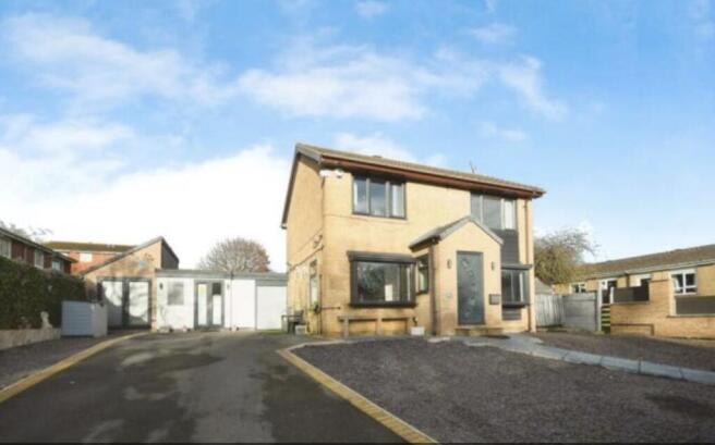 3 bed property, in Holgate Avenue, £350,000