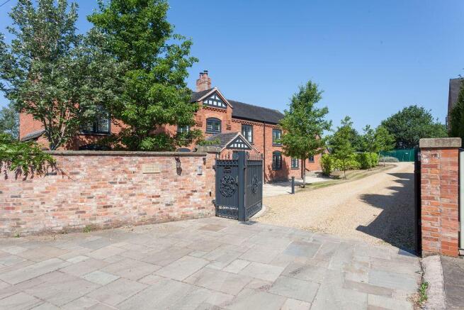 4 bed property, in Childs Lane, £1,600,000