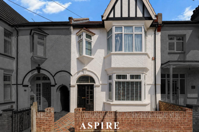 2 bed property, in Leigham Court Drive, £315,000