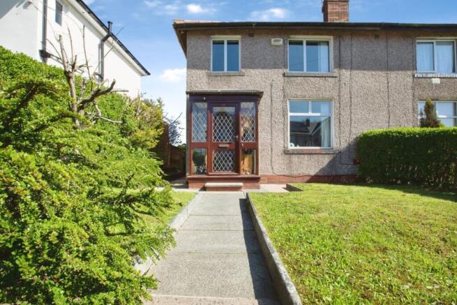 3 bed property, in Charles Street, £108,000