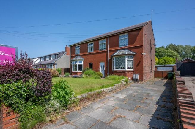 3 bed property, in Ormskirk Road, £250,000