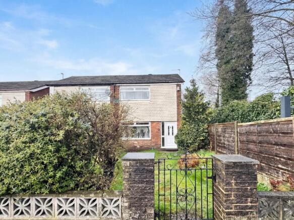 2 bed property, in Jones Street, £170,000