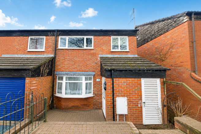 4 bed property, in Buckley Road, £270,000