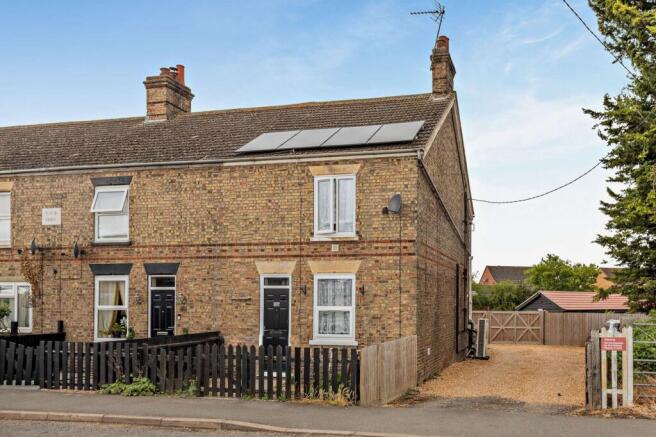 3 bed property, in Station Road, £165,000