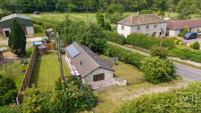 1 bed property, in Owston Lane, £215,000