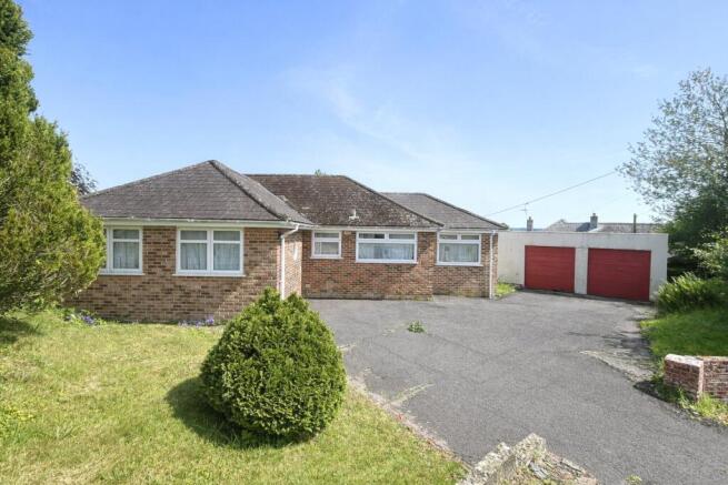 4 bed property, in Loveridge Lane, £450,000