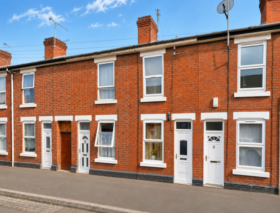 2 bed property, in 65 Reeves Road, £29,000