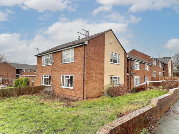 2 bed property, in Kennedy Crescent, £110,000