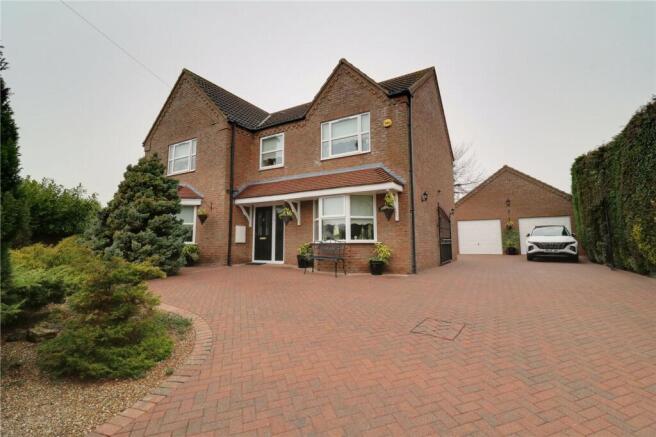 4 bed property, in Front Street, £450,000