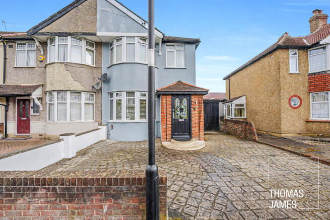 3 bed property, in St Edmunds Road, £475,000