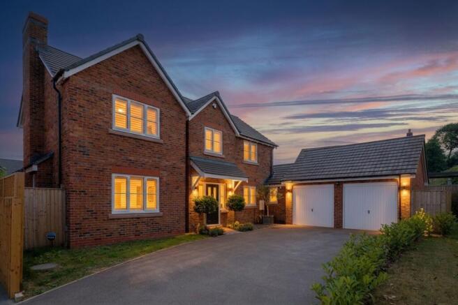 4 bed property, in 23 Sandford Road, £600,000