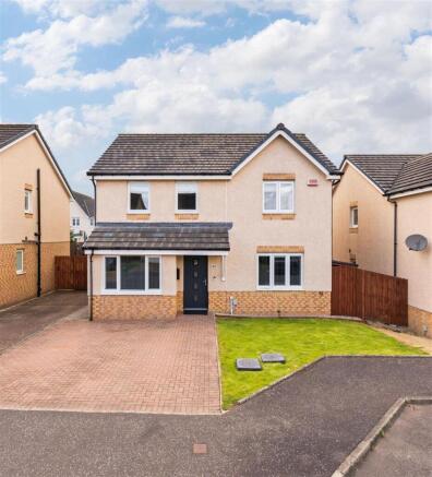 5 bed property, in Russell Crescent, £360,000