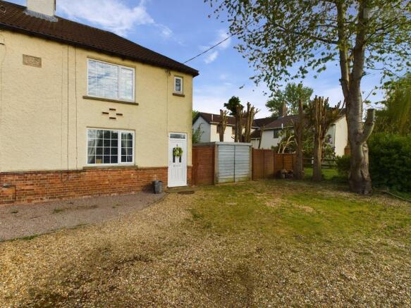 2 bed property, in Broadgate, £190,000