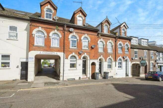 1 bed property, in Cardigan Street, £120,000