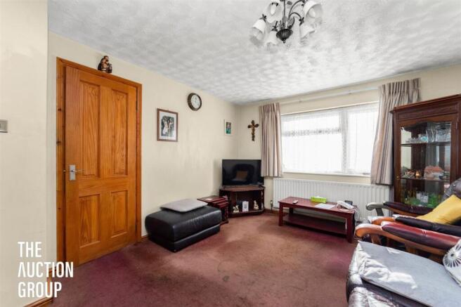 2 bed property, in Rockley Gardens, £160,000