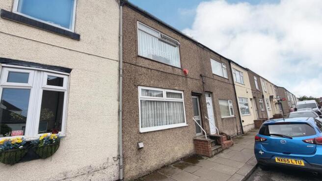 2 bed property, in Vaughan Street, £70,000
