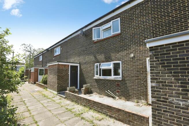 3 bed property, in Jamaica Place, £200,000