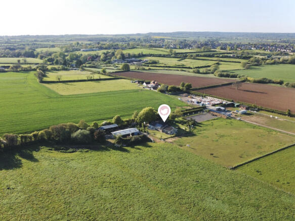 5 bed property, in Standpitts Lane, £1,000,000