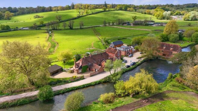 5 bed property, in The Causeway, £895,000