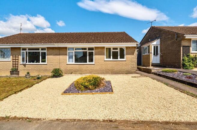 2 bed property, in Southgate Drive, £248,000