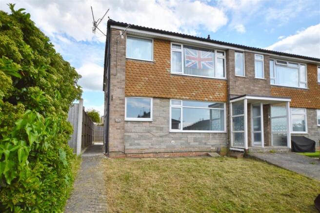 2 bed property, in Ravenhead Drive, £230,000