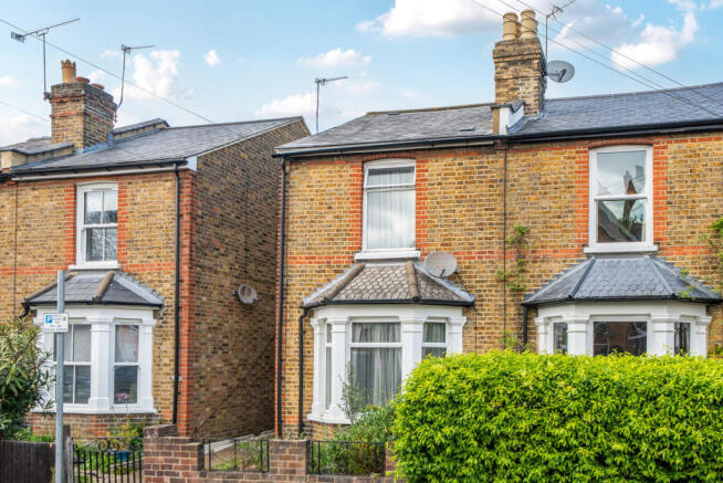 2 bed property, in Lowther Road, £675,000