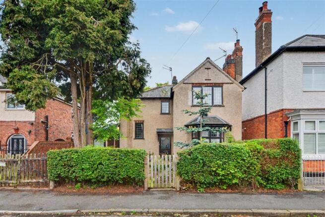 3 bed property, in Curzon Street, £350,000