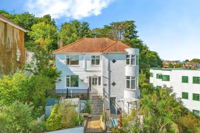 6 bed property, in Babbacombe Road, £600,000