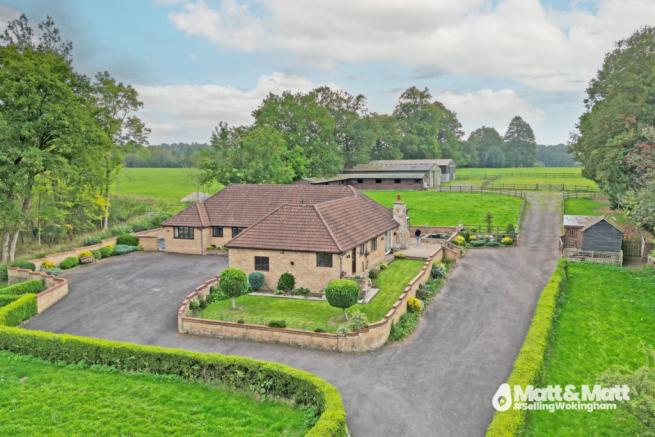 6 bed property, in Carters Hill, £1,850,000