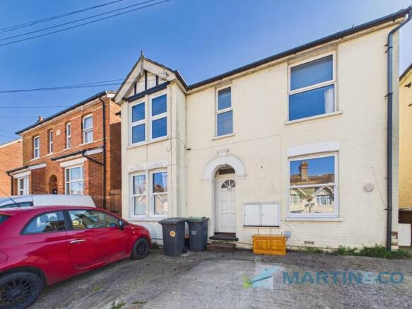 1 bed property, in Hectorage Road, £210,000