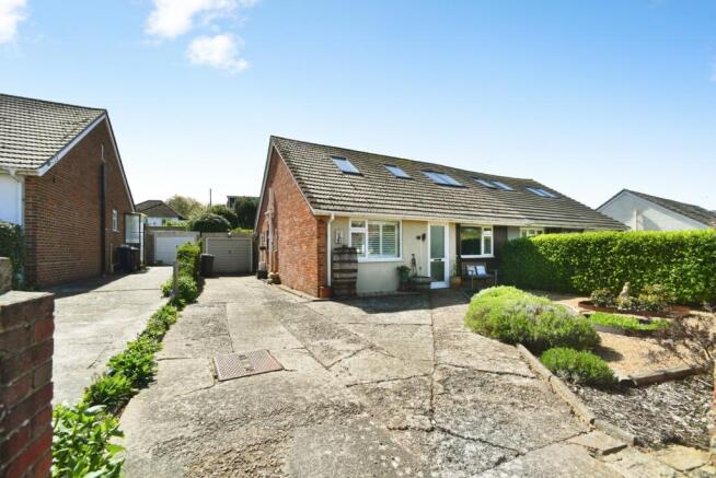 4 bed property, in Coombe Vale, £500,000