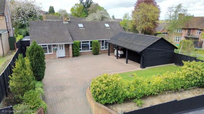 3 bed property, in Greenham Road, £675,000