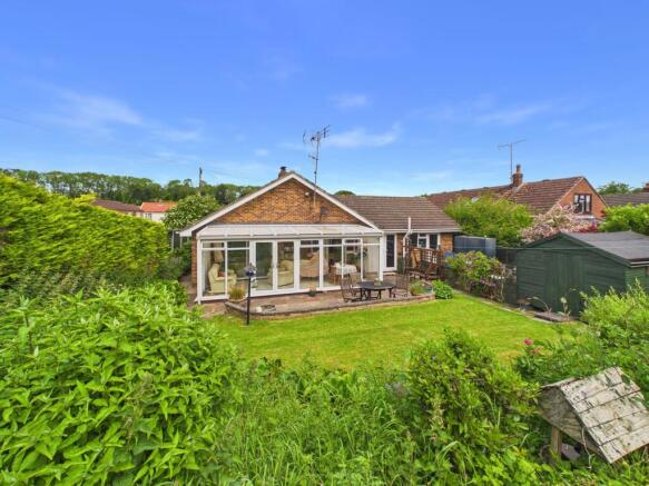 4 bed property, in Greenfield Lane, £320,000