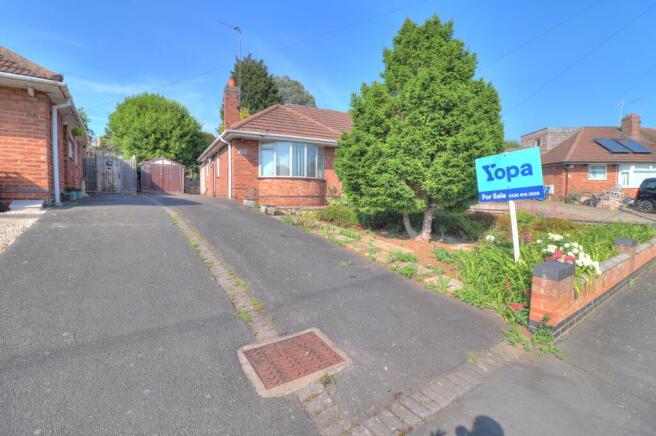 2 bed property, in Rutland Drive, £255,000