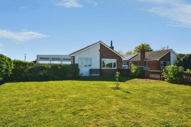 3 bed property, in Mere Booth Road, £280,000
