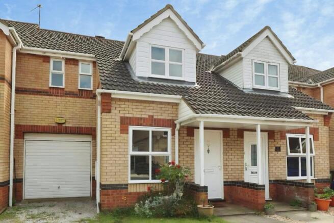 3 bed property, in Peppercorn Close, £180,000