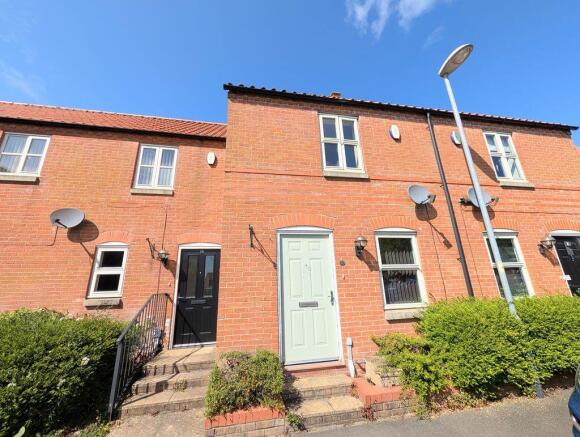 2 bed property, in Bolle Road, £150,000