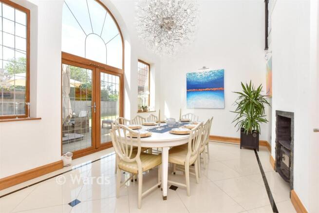 5 bed property, in Cooling Street, £1,300,000