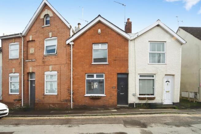 2 bed property, in Portman Street, £140,000