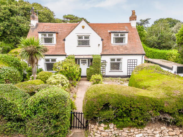 3 bed property, in Northview Road, £925,000