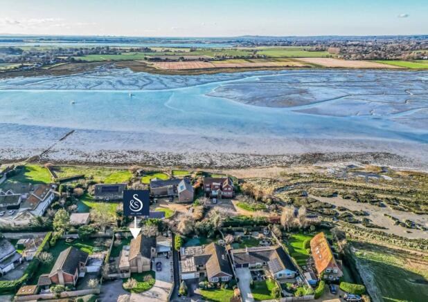 4 bed property, in Marcuse Fields, £1,400,000