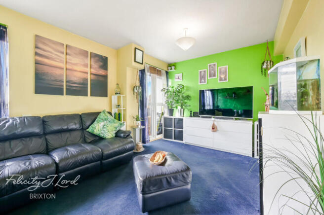 2 bed property, in Dagnall Street, £350,000