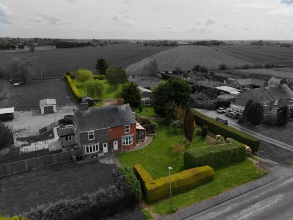 3 bed property, in School Road, £300,000
