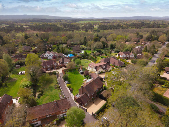 4 bed property, in Harborough Hill, £1,000,000