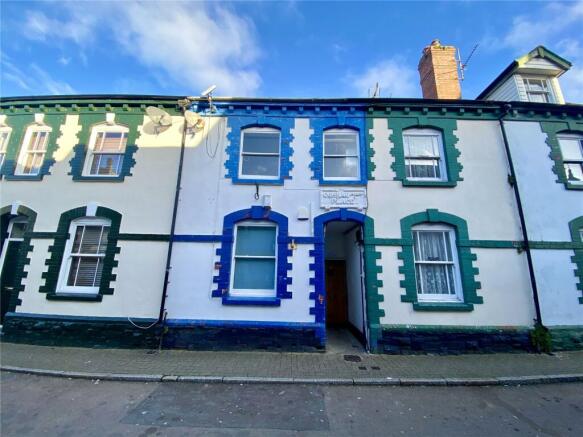 1 bed property, in Silver Street, £125,000