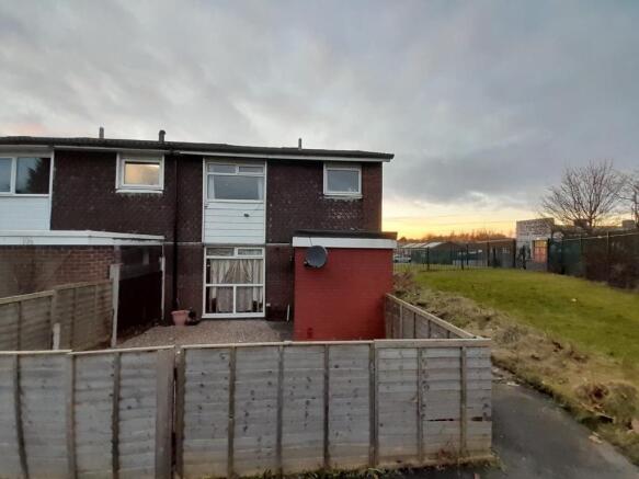 3 bed property, in Pennine Walk, £115,000
