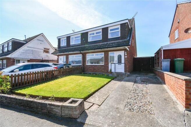 3 bed property, in Chatsworth Road, £225,000