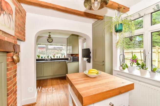 4 bed property, in Ulcombe Road, £450,000
