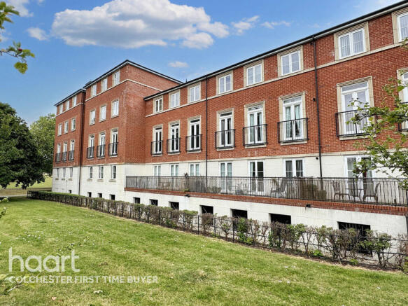 1 bed property, in Circular Road South, £145,000